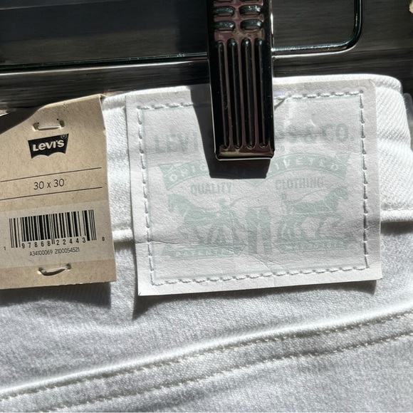 🌻NEW w.tags Levi's White 726 High Rise Flare Jeans Women's Size 30 - Picture 8 of 14